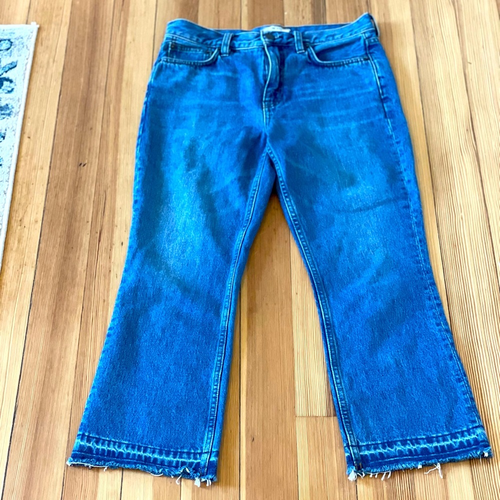 FREE PEOPLE raw hem jeans. Size 27